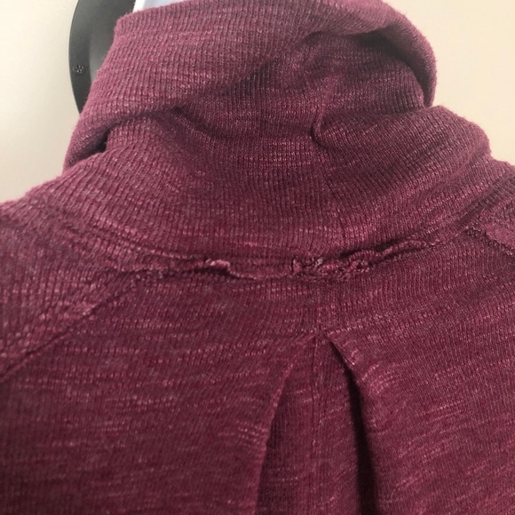 Free People We the Free burgundy split back long sleeve turtleneck top size XS - Picture 4 of 8